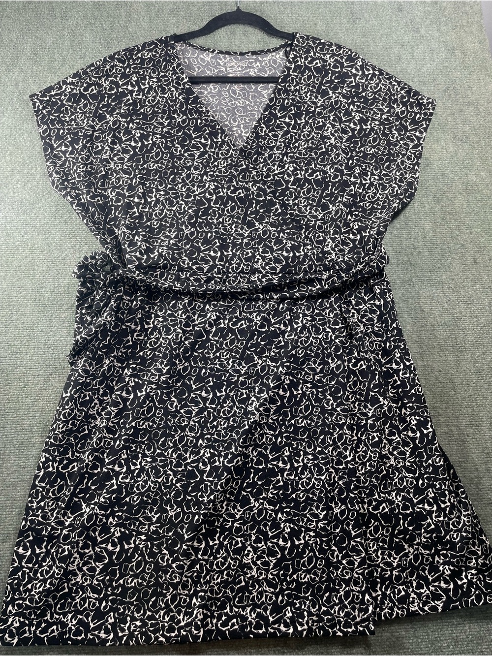 Nine West Black and White V-Neck Midi Dress